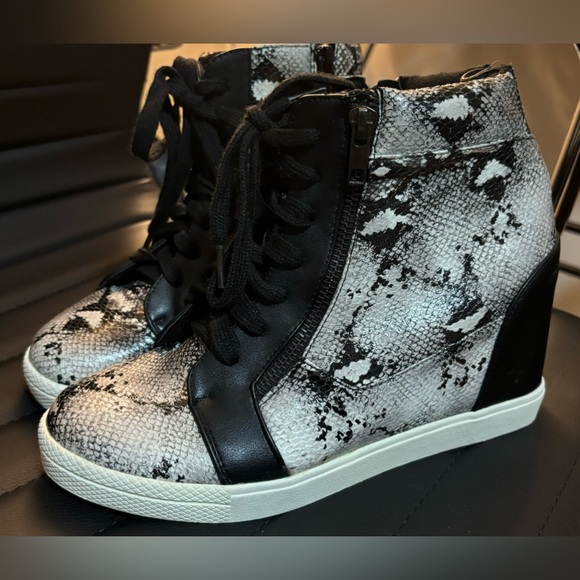 Torrid Shoes - Torrid NWOB Sexy Python Faux Snake Print. Invisible wedge. Size 7 1/2